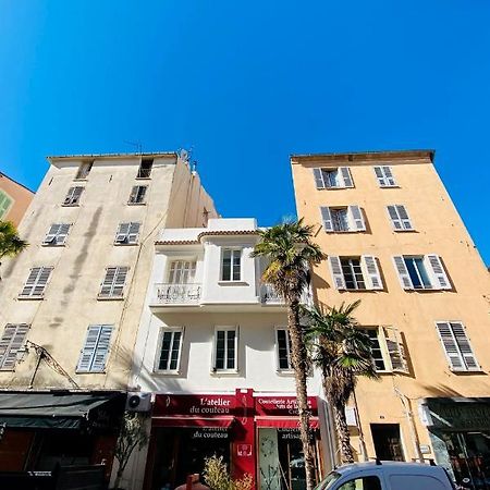Les Suites R Bonaparte - Appartements De Standing Au Coeur De La Vieille Ville Pietonne Ajaccio  Exteriör bild