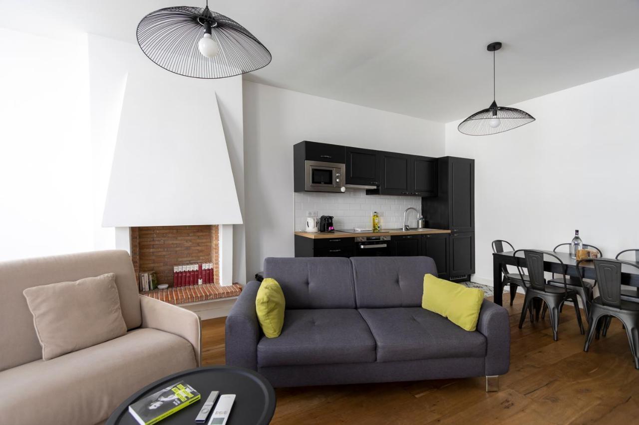 Les Suites R Bonaparte - Appartements De Standing Au Coeur De La Vieille Ville Pietonne Ajaccio  Exteriör bild