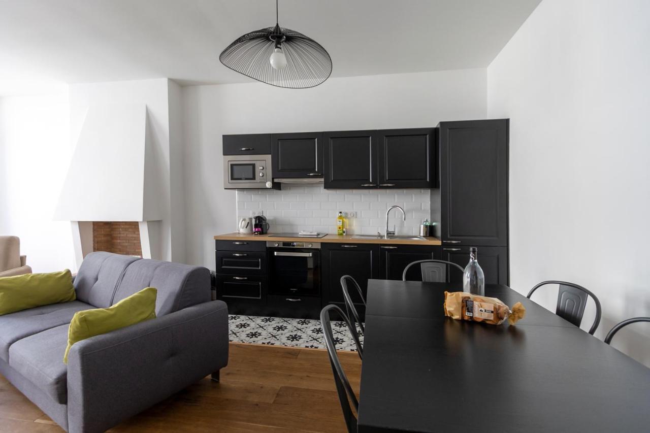 Les Suites R Bonaparte - Appartements De Standing Au Coeur De La Vieille Ville Pietonne Ajaccio  Exteriör bild