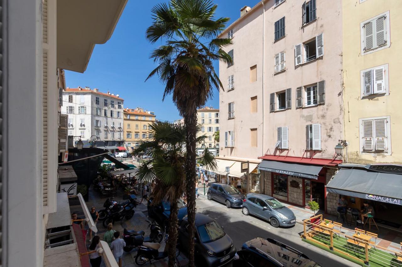 Les Suites R Bonaparte - Appartements De Standing Au Coeur De La Vieille Ville Pietonne Ajaccio  Exteriör bild
