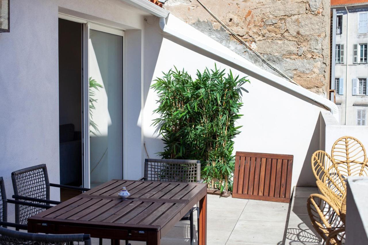 Les Suites R Bonaparte - Appartements De Standing Au Coeur De La Vieille Ville Pietonne Ajaccio  Exteriör bild