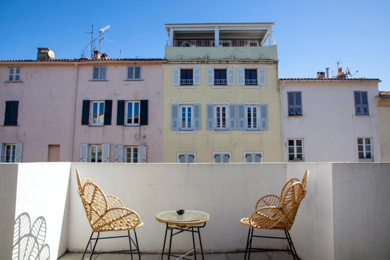 Les Suites R Bonaparte - Appartements De Standing Au Coeur De La Vieille Ville Pietonne Ajaccio  Exteriör bild