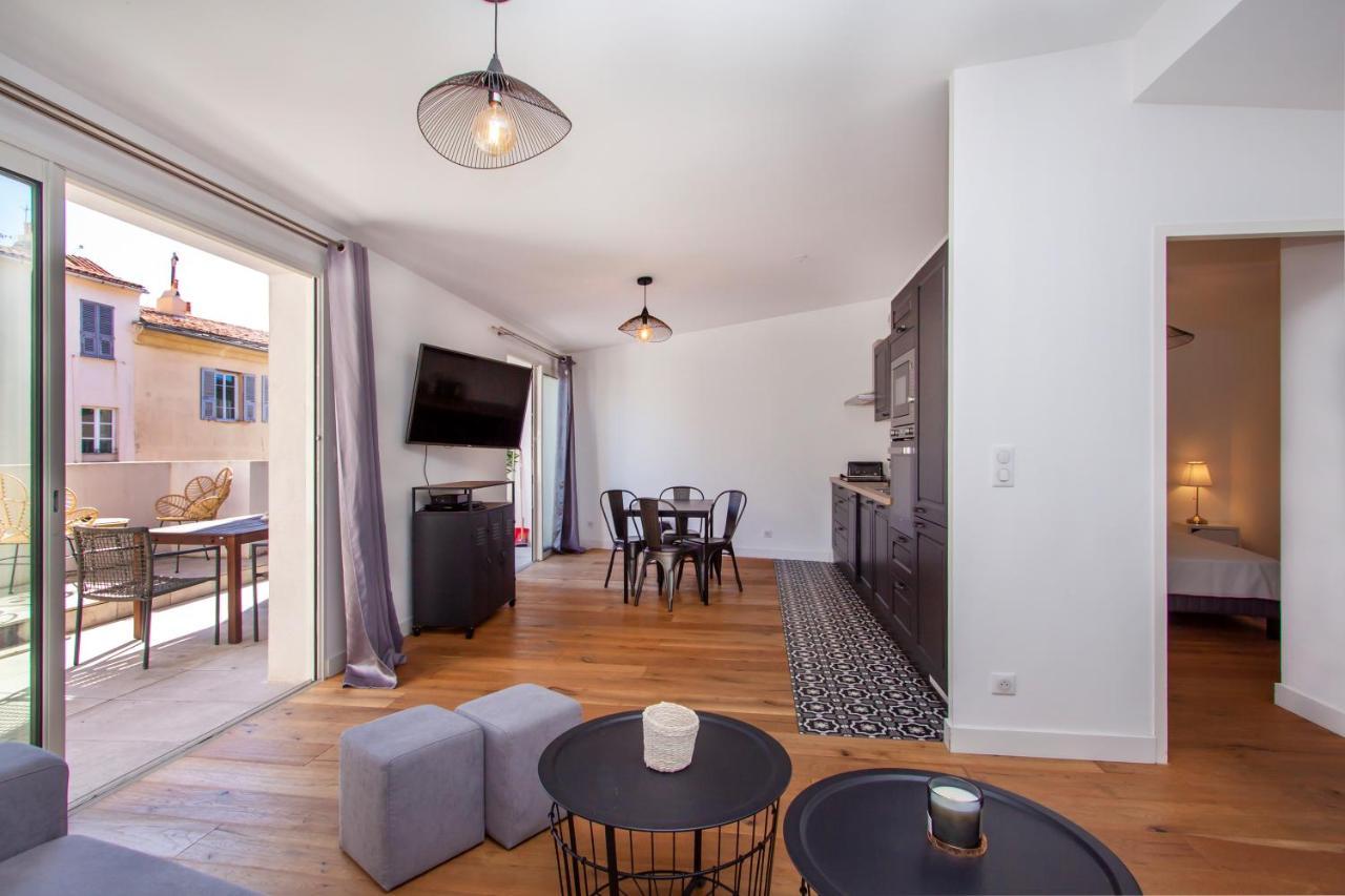 Les Suites R Bonaparte - Appartements De Standing Au Coeur De La Vieille Ville Pietonne Ajaccio  Exteriör bild