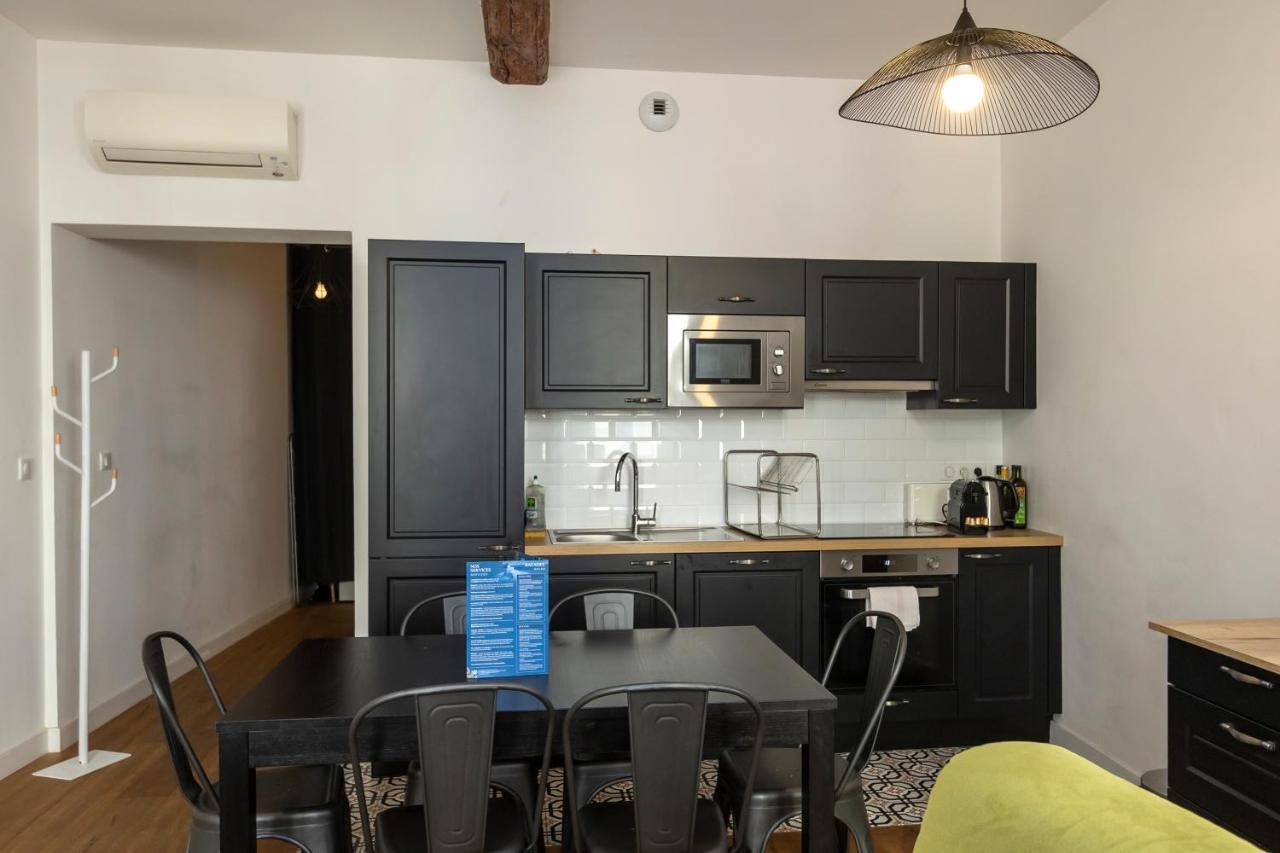 Les Suites R Bonaparte - Appartements De Standing Au Coeur De La Vieille Ville Pietonne Ajaccio  Exteriör bild