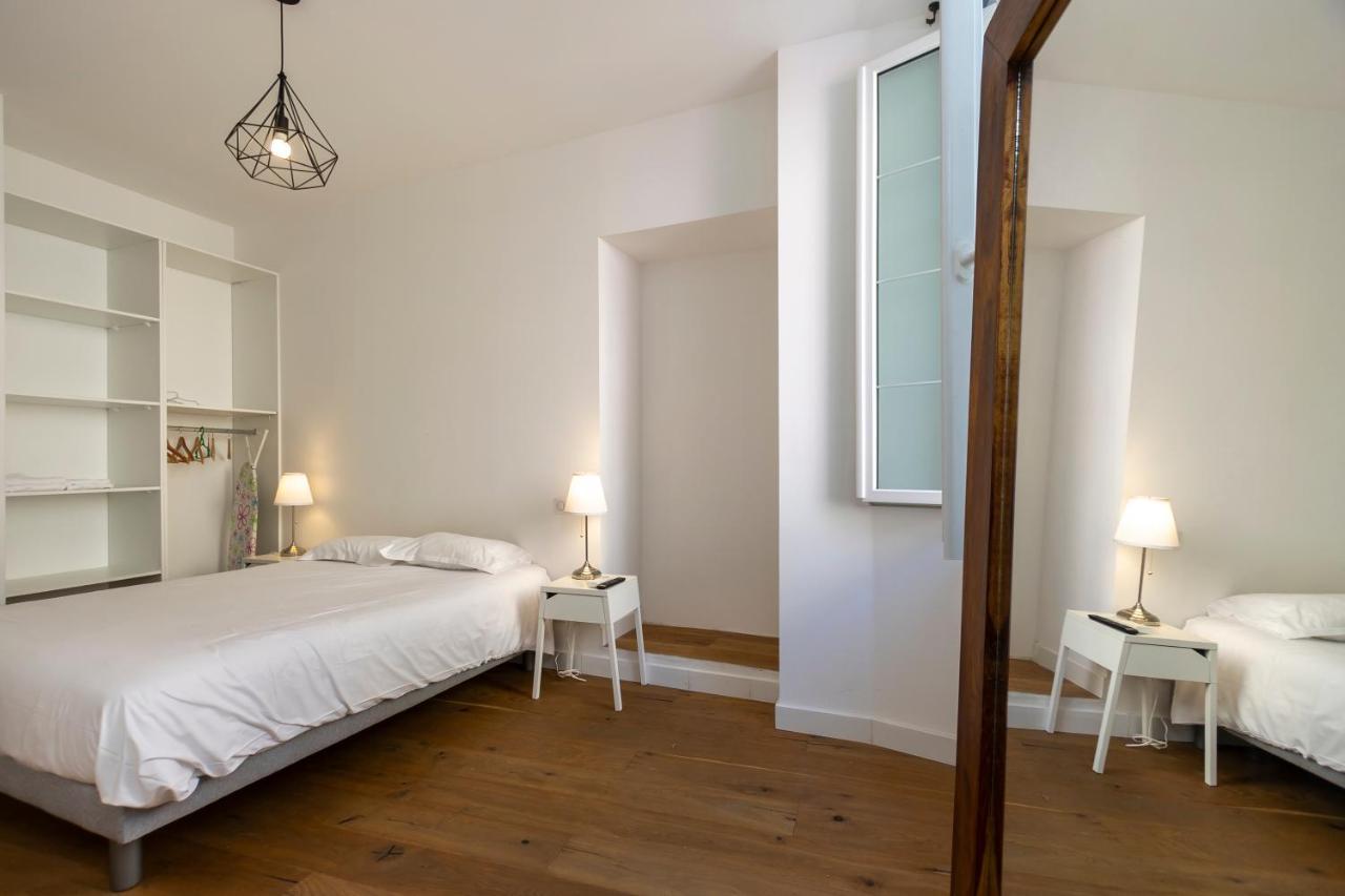 Les Suites R Bonaparte - Appartements De Standing Au Coeur De La Vieille Ville Pietonne Ajaccio  Exteriör bild